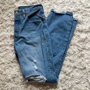Distressed straight leg 501 Levis